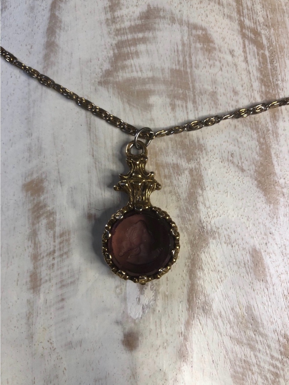 Vintage-Inspired Goldette Cameo Pendant Necklace in purple